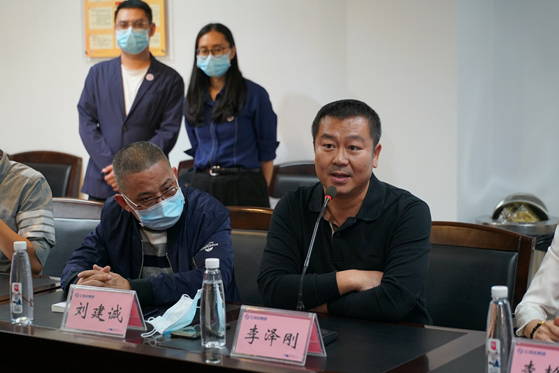 李泽刚照片.jpg